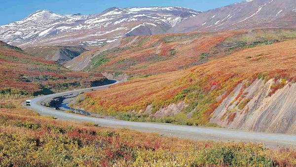 Traumstraße in den Northwest Territories: der Dempster Highway