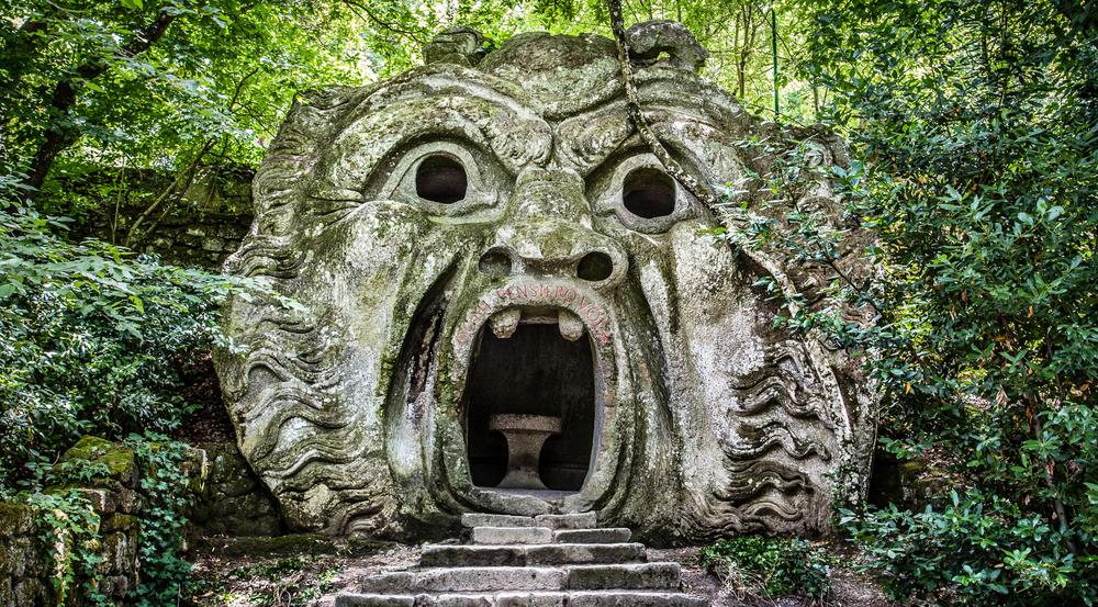 Bomarzo beheimatet mit Sicherheit einen der merkwürdigsten Parks des Landes