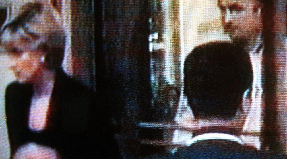 Eines der letzten Bilder von Diana. Aufgenommen von der Überwachungskamera im Hotel Ritz in Paris
