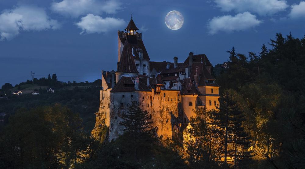 "Graf Dracula" ist der personifizierte Grusel. Schloss Bran in Siebenbürgen ähnelt der Beschreibung des Dracula-Schlosses in Bram Stokers "Dracula"
