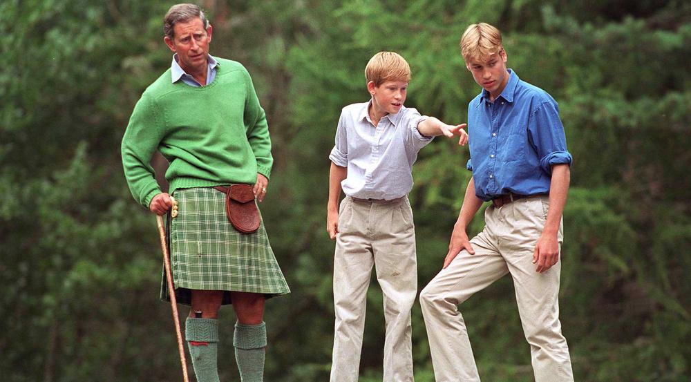 Prinz Charles geht mit seinen Söhnen wandern, um vom schrecklichen Unfall ihrer Mutter abzulenken.