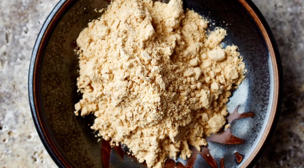 Maca lässt sich in Pulverform vielseitig einsetzen
