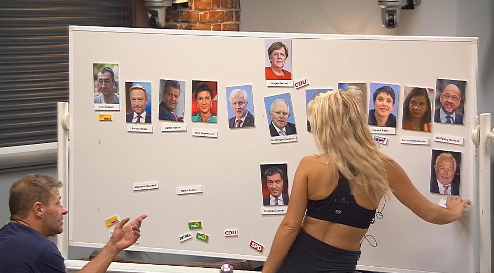 Willi und Evelyn wirken bei der "Bundestagswahl" ziemlich ratlos