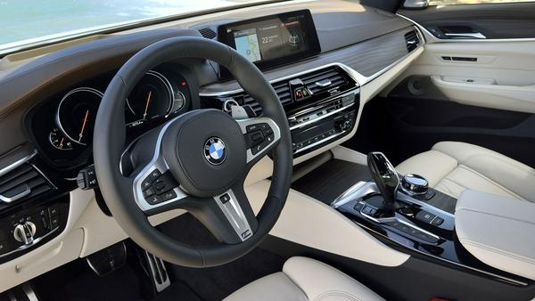 Die besten Fahr- und Mobilitätsassistenten sind im Cockpit verfügbar