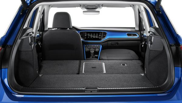 Der Kofferraum des T-Roc ist größer als der des Golf
