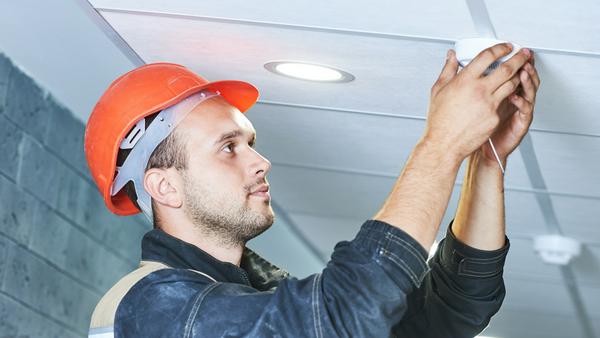 Verbrecherbanden, die vorgeben Rauchmelder zu überprüfen? Es ist derzeit wohl nur ein Fall bekannt, der auch noch viele Monate zurückliegt