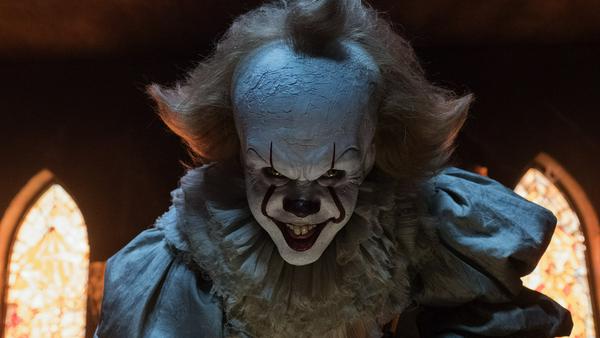 Bill Skarsgård als Pennywise