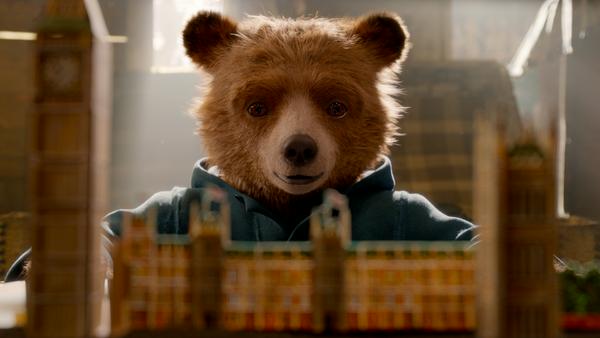 Paddington findet das perfekte Geschenk für Tante Lucy: Ein einzigartiges Pop-up-Bilderbuch über London