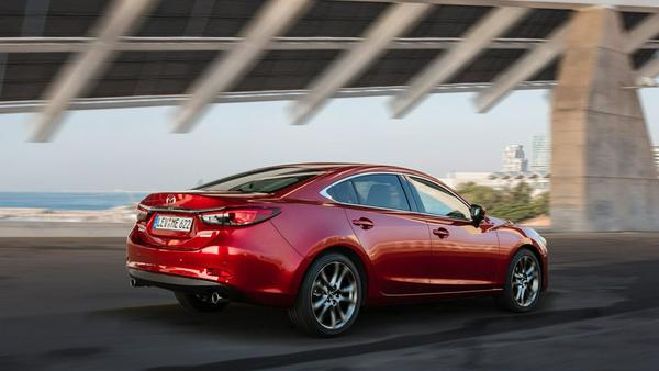 Der Mazda6 verfügt nun über elektronische Fahrwerks-Regelung