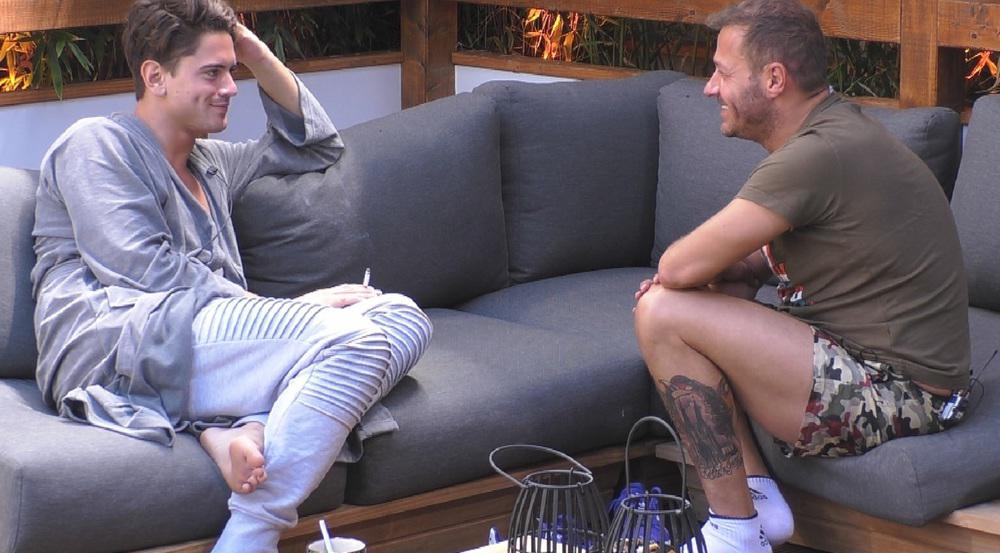 Willi spielt Amor beim verknallten Dominik