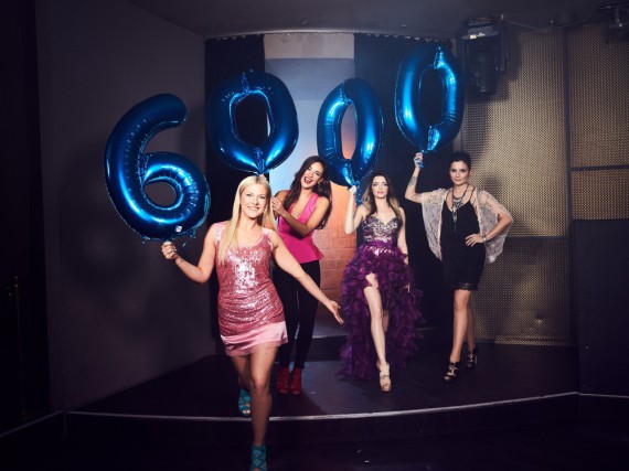 Valentina Pahde, Janina Uhse, Anne Menden und Linda Marlen Runge (v.l.) feiern die 6.000 Folge von