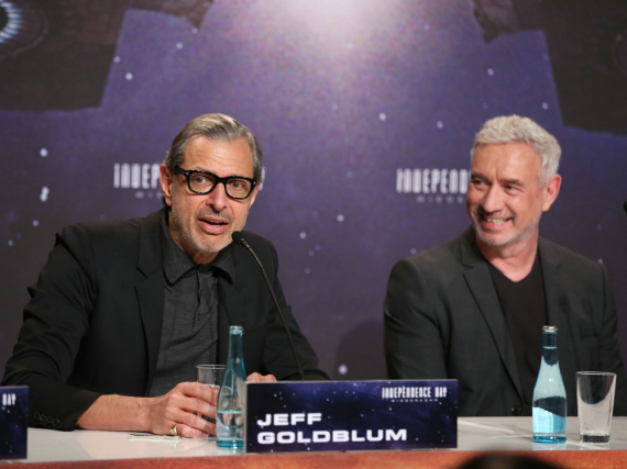 Jeff Goldblum (l.) und Roland Emmerich bei der Pressekonferenz zu