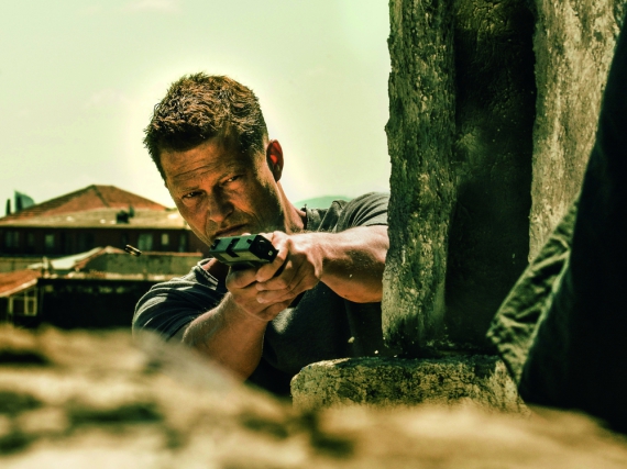 Til Schweiger findet trotz massiven Schusswaffeneinsatzes kaum Zuschauer für seinen Film