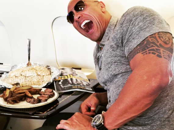 Ob er sein Essen selbst kocht? Dwayne