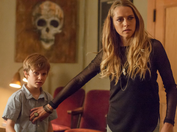 Teresa Palmer als Rebecca in