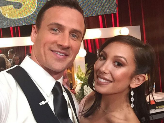 Ryan Lochte und seine Tanzpartnerin Cheryl Burke backstage bei