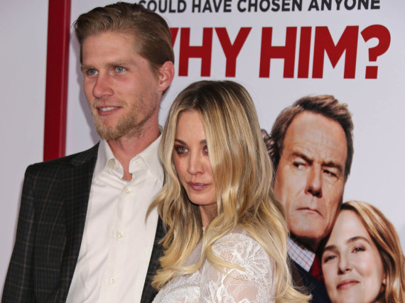 Kaley Cuoco und Karl Cook bei der Premiere von