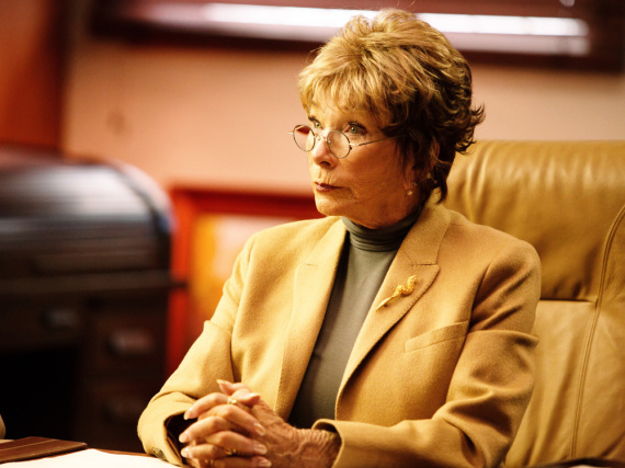 Shirley MacLaine als Harriet Lauler in